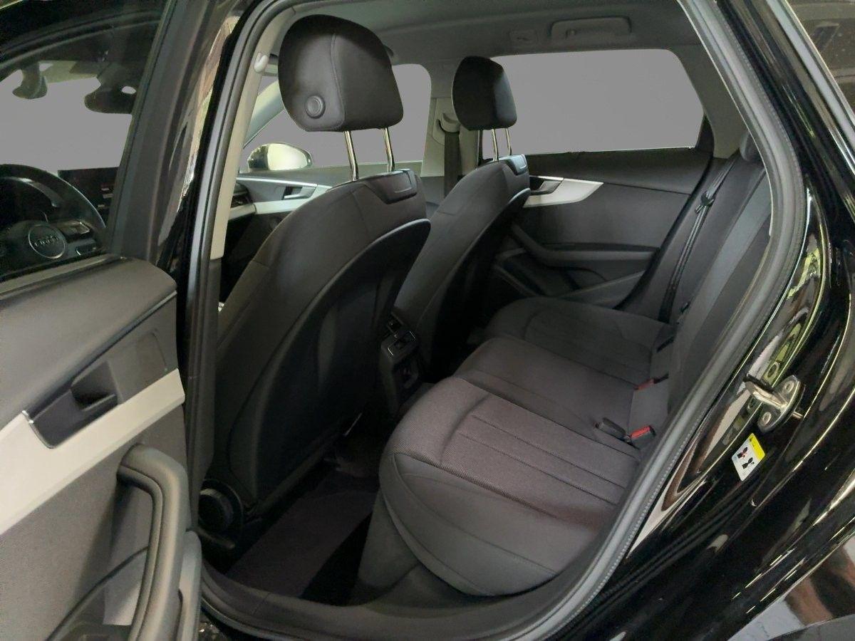 Audi A4 2023 г. Чёрный, пробег 32838 км