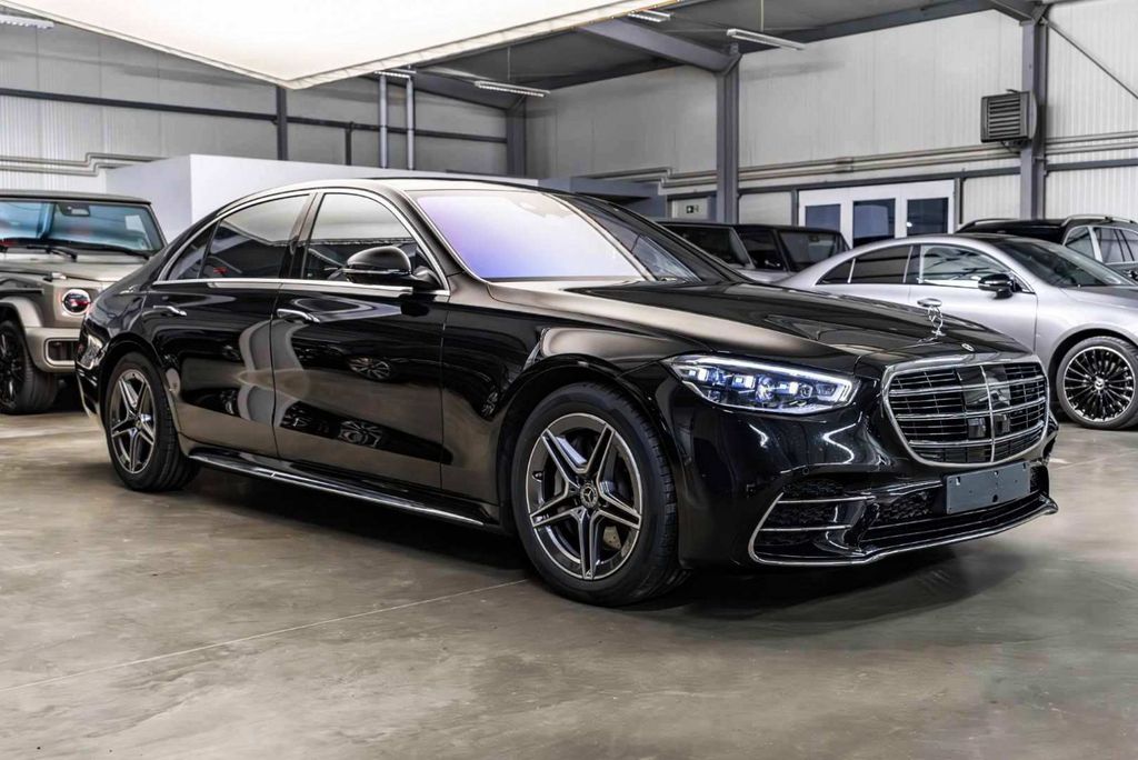 Mercedes-Benz S 450 2025 г. Чёрный, пробег 29500 км