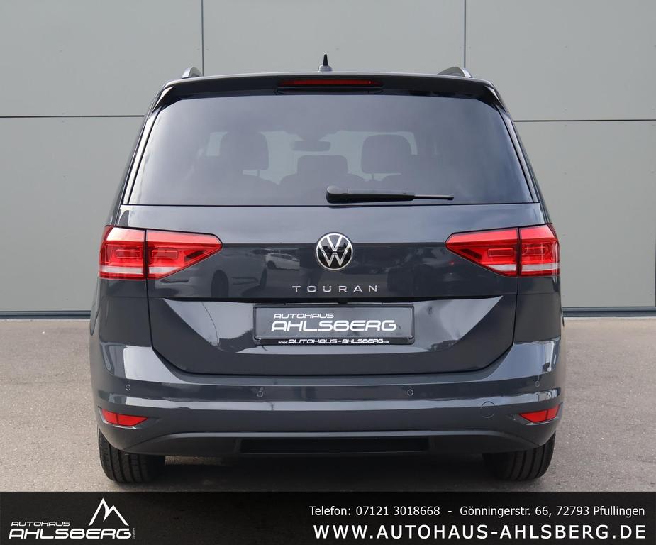 Volkswagen Touran 2024 г. Серый, пробег 48600 км