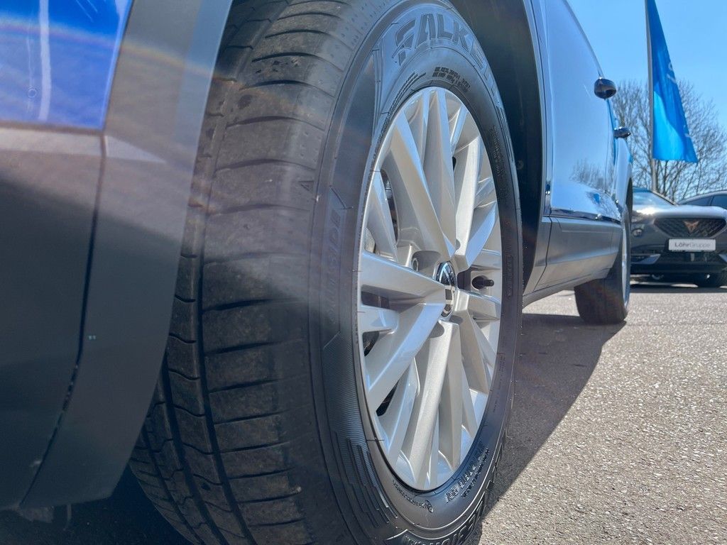 Volkswagen T-Roc 2024 г. Синий, пробег 18526 км