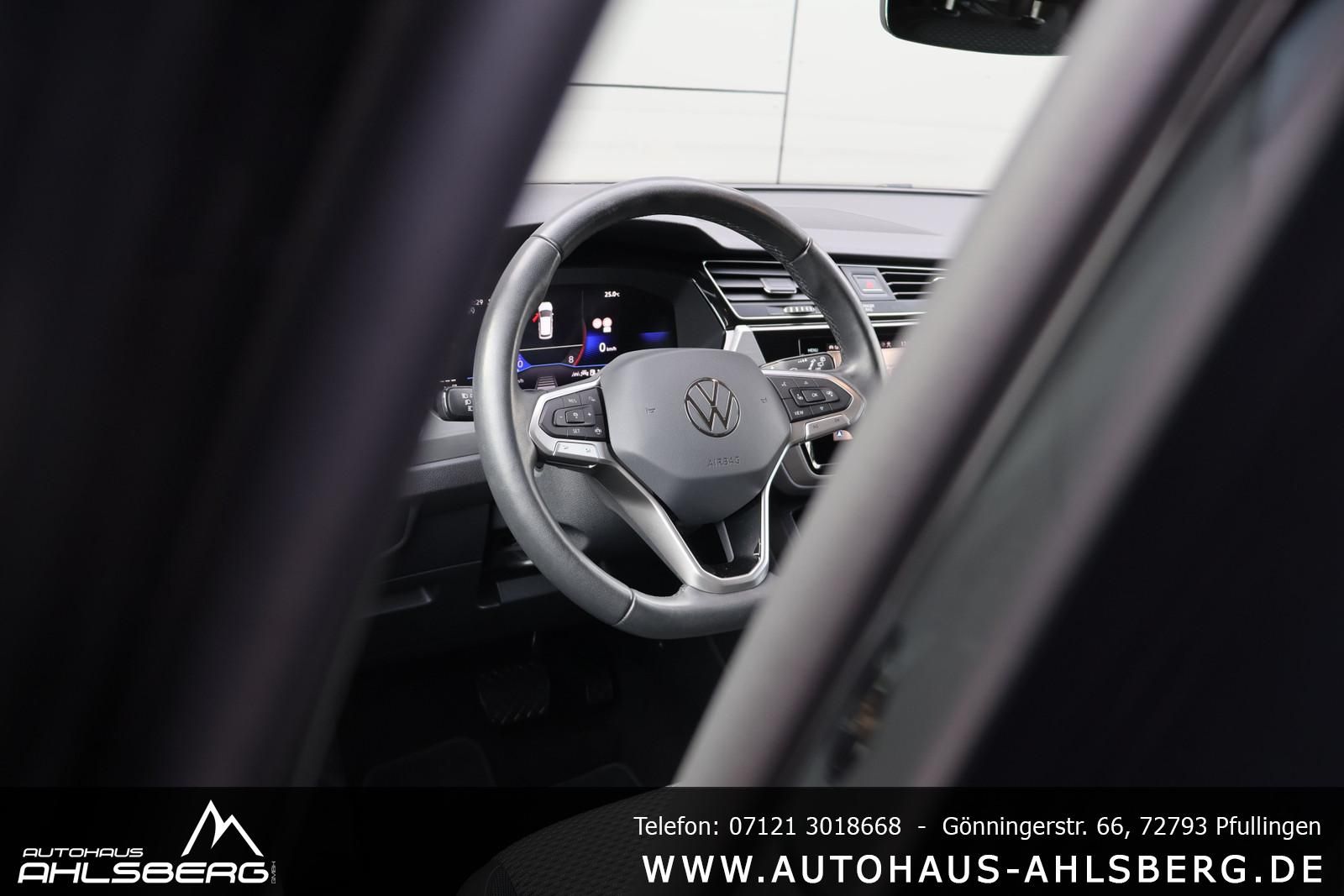 Volkswagen Touran 2024 г. Чёрный, пробег 40000 км