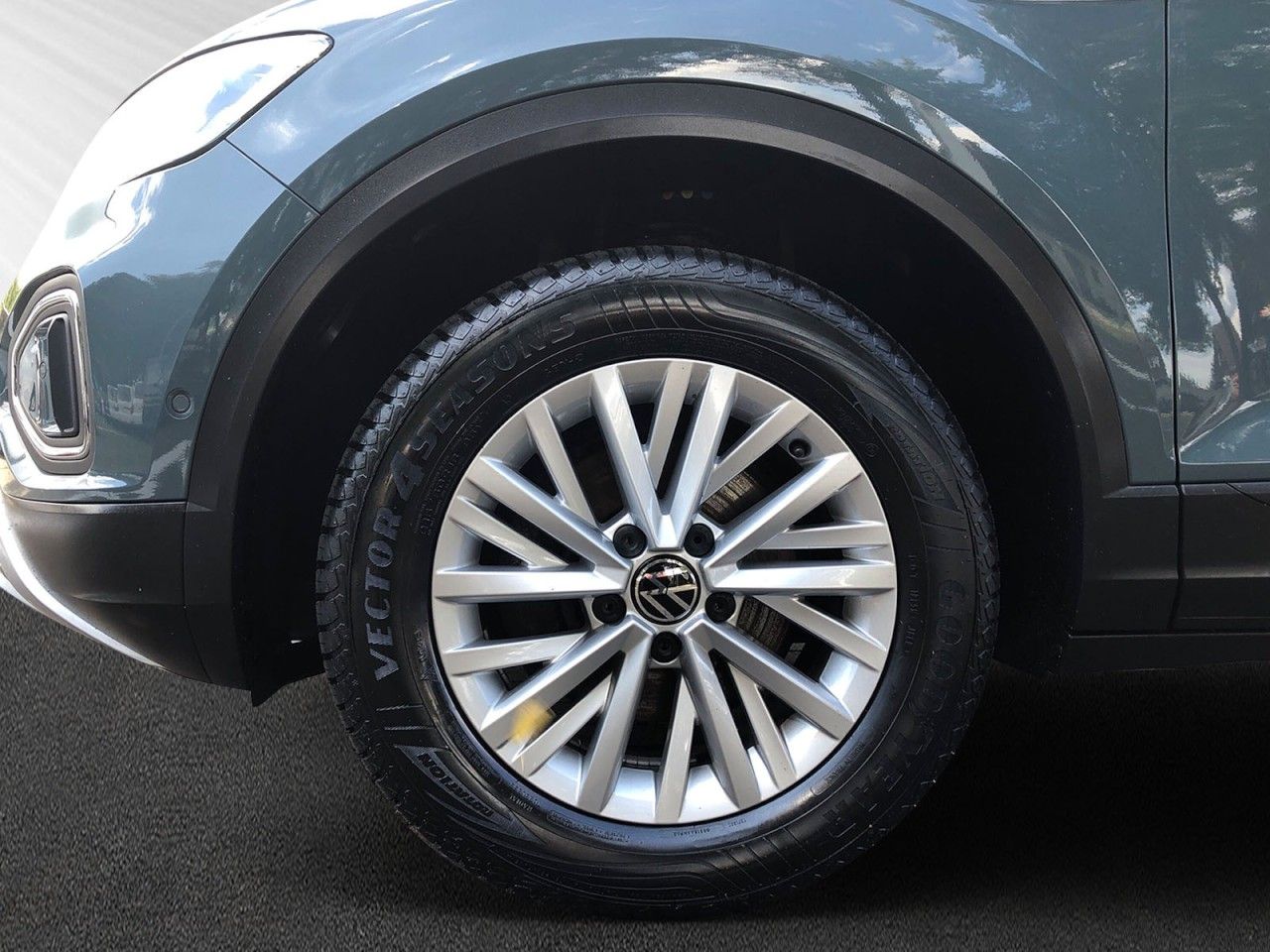 Volkswagen T-Roc 2023 г. Синий, пробег 50414 км