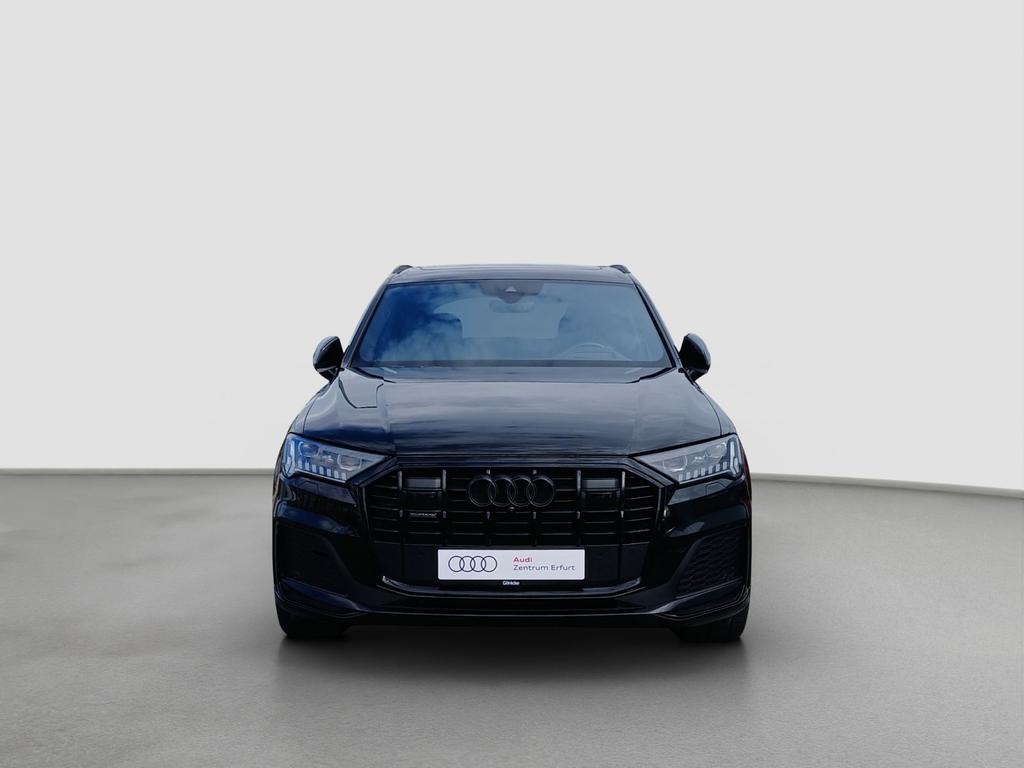 Audi Q7 2024 г. Чёрный, пробег 49400 км