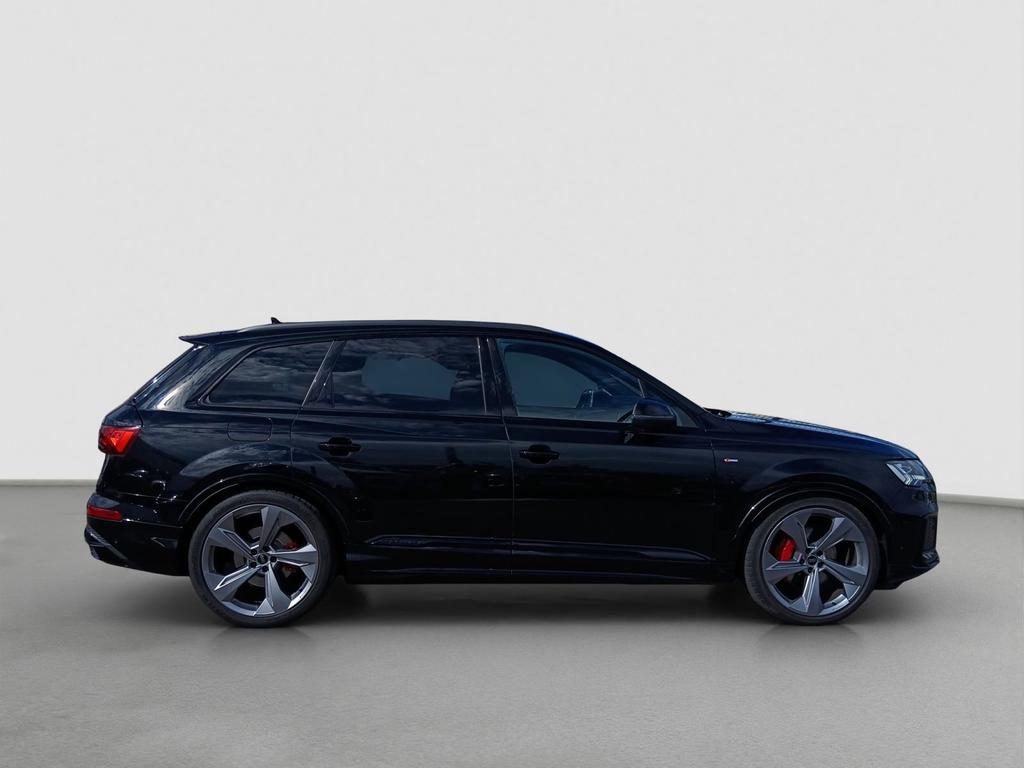 Audi Q7 2024 г. Чёрный, пробег 49400 км