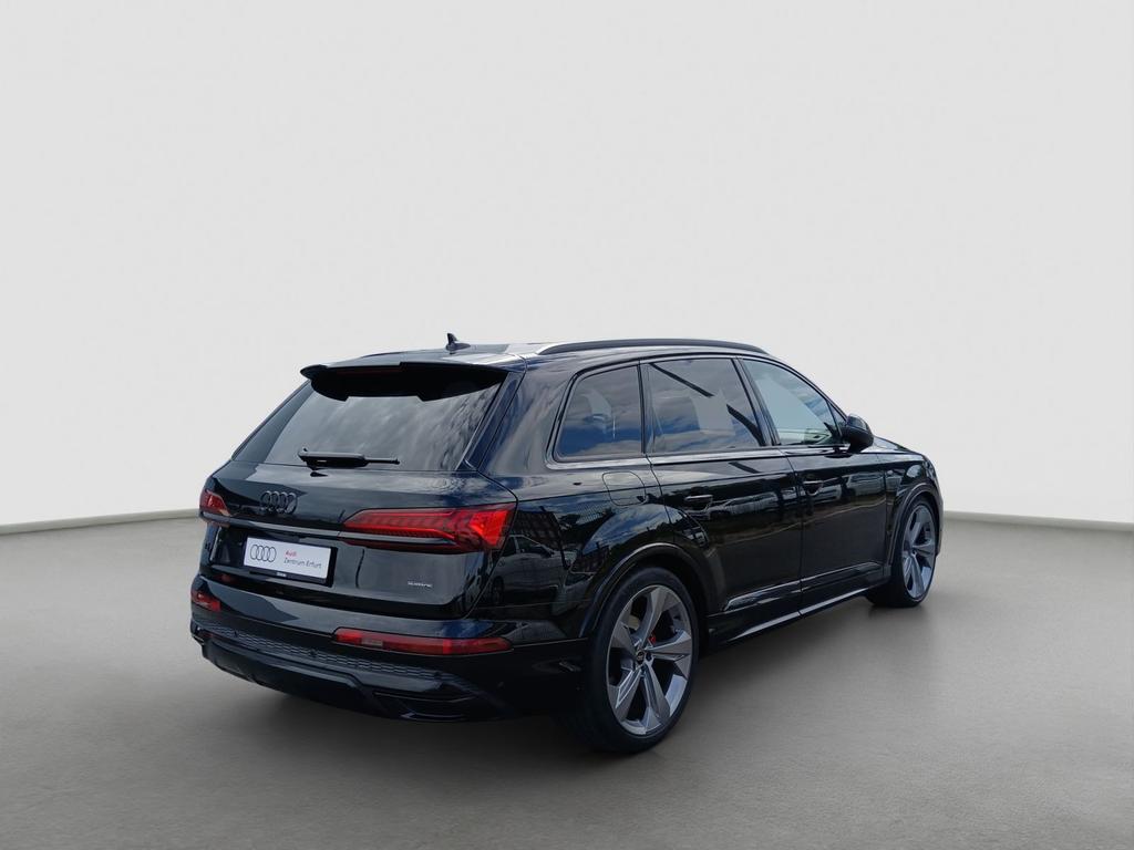 Audi Q7 2024 г. Чёрный, пробег 49400 км