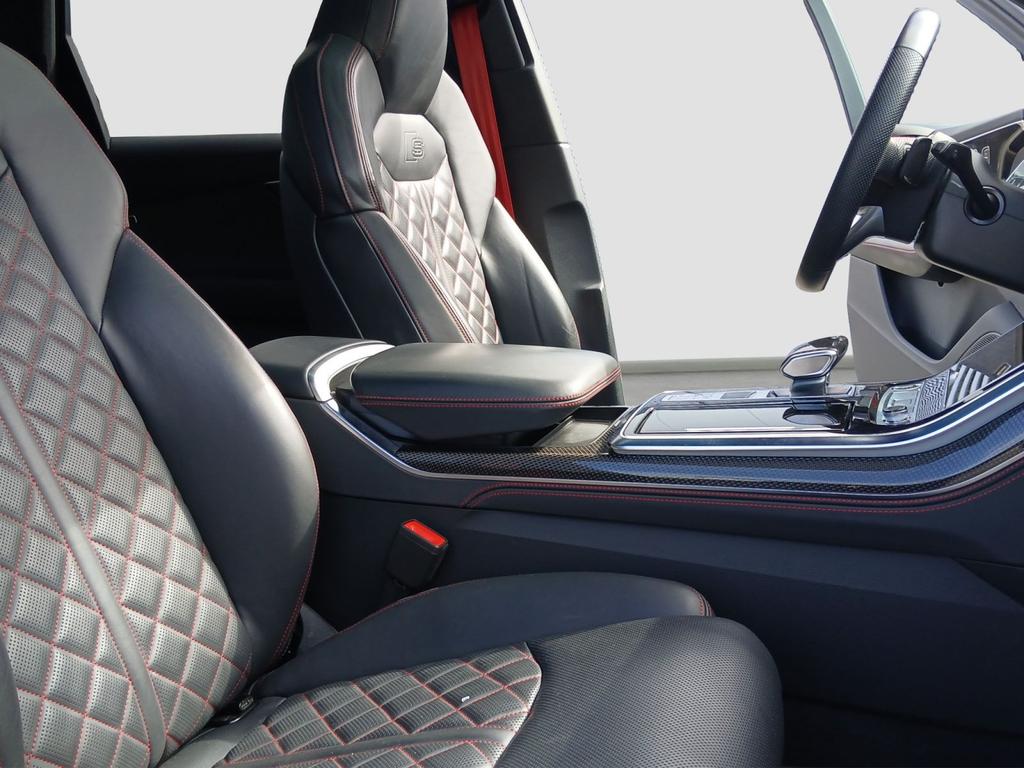 Audi Q7 2024 г. Чёрный, пробег 49400 км