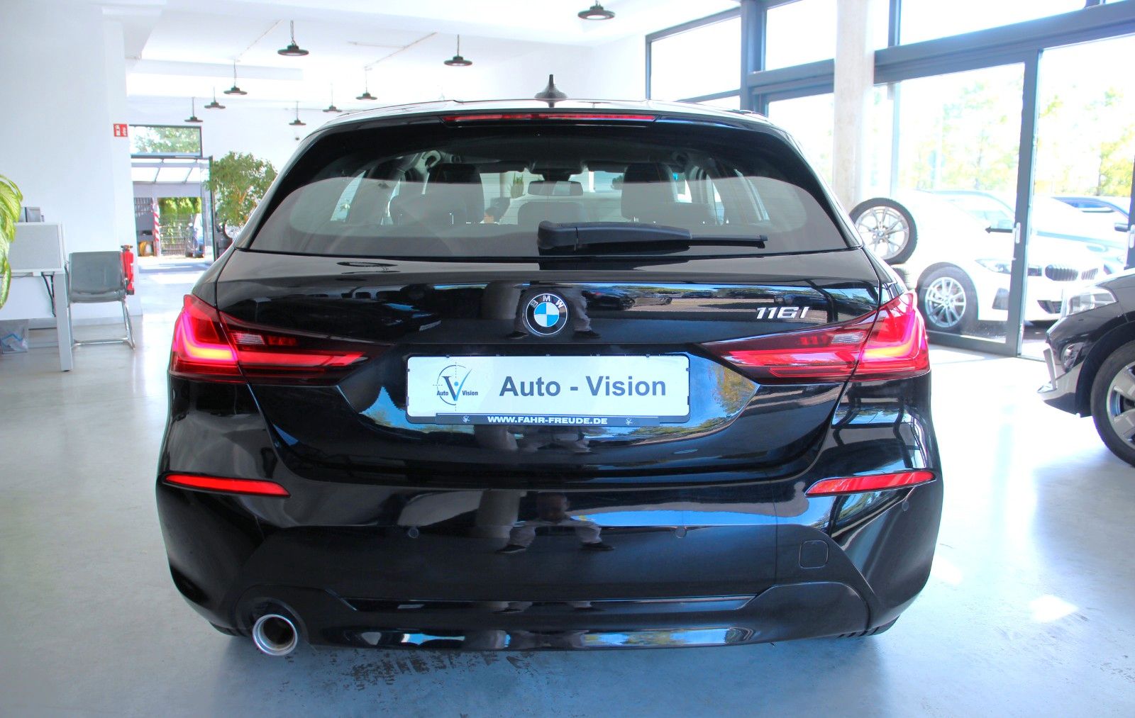 BMW 116 2023 г. Чёрный, пробег 29293 км