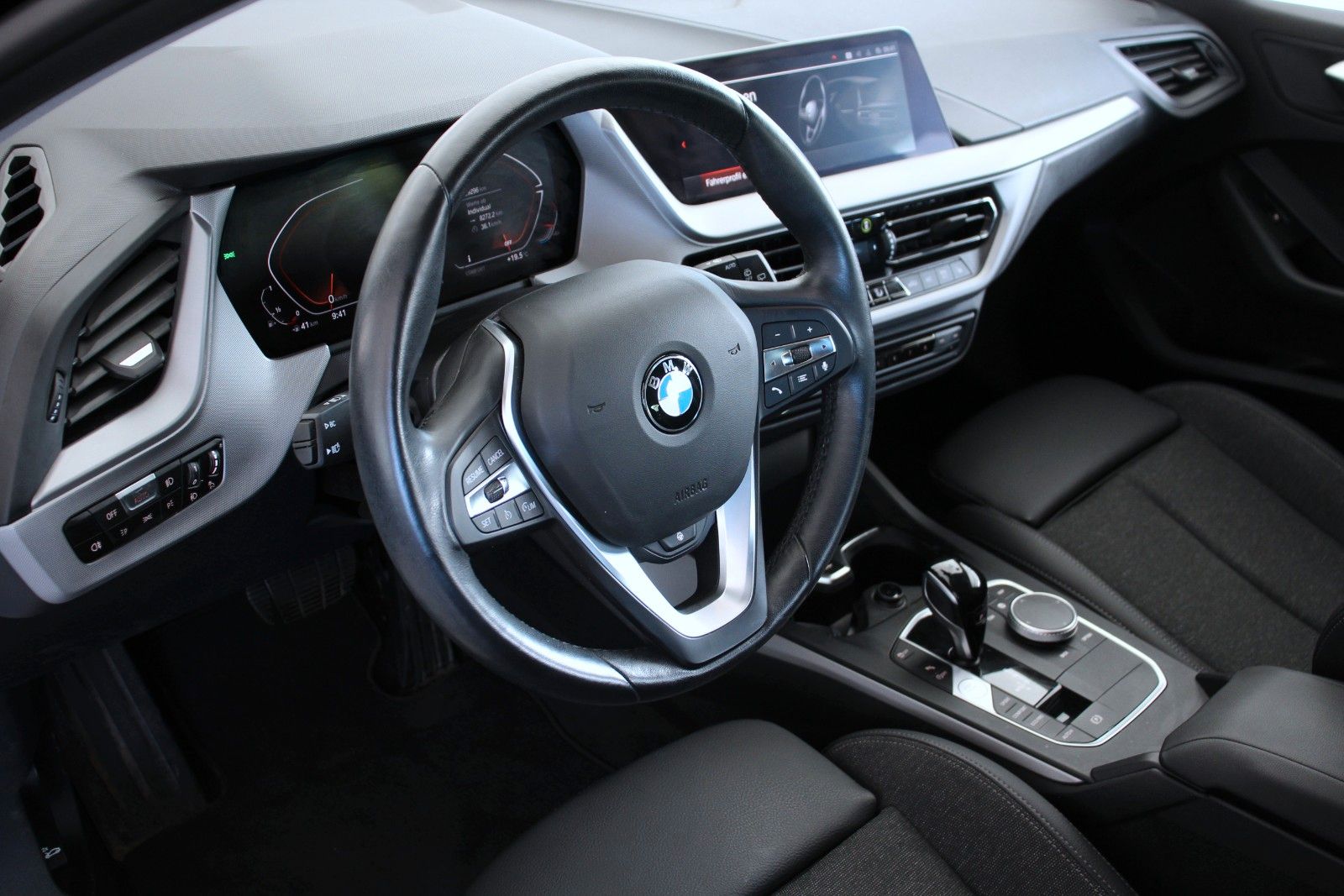 BMW 116 2023 г. Чёрный, пробег 29293 км