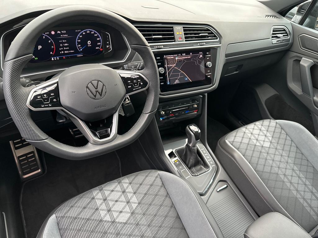 Volkswagen Tiguan 2023 г. Чёрный, пробег 14750 км