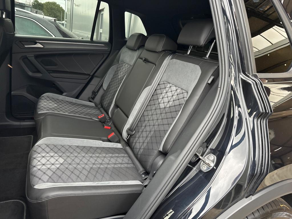 Volkswagen Tiguan 2023 г. Чёрный, пробег 14750 км
