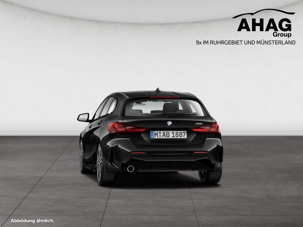 BMW 118 2023 г. Чёрный, пробег 50483 км