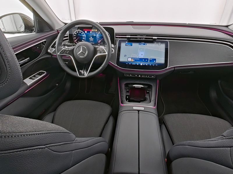 Mercedes-Benz E 220 2025 г. Чёрный, пробег 22602 км