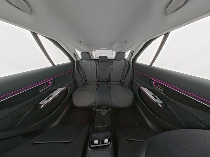 Mercedes-Benz E 220 2025 г. Чёрный, пробег 22602 км