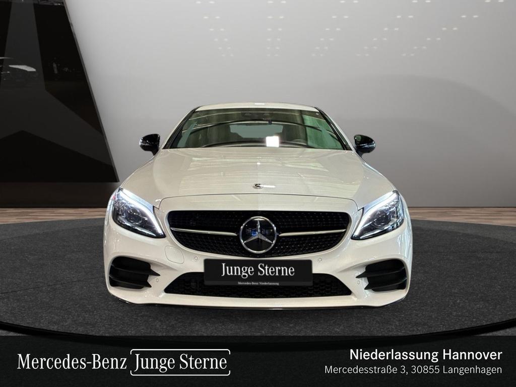 Mercedes-Benz C 400 2022 г. Белый, пробег 47365 км