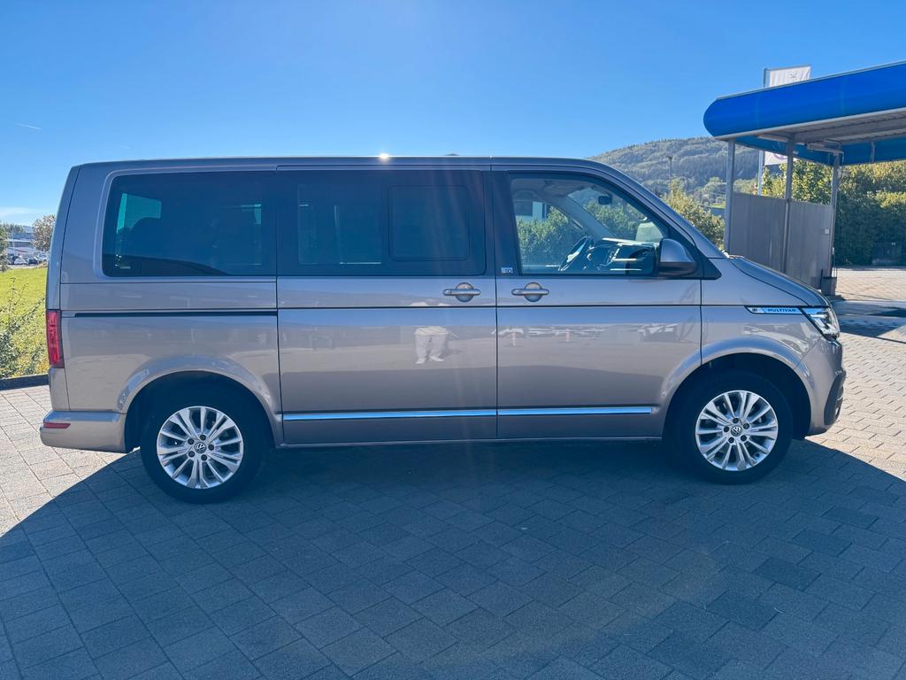 Volkswagen T6 MULTIVAN 2022 г. Бежевый, пробег 43000 км
