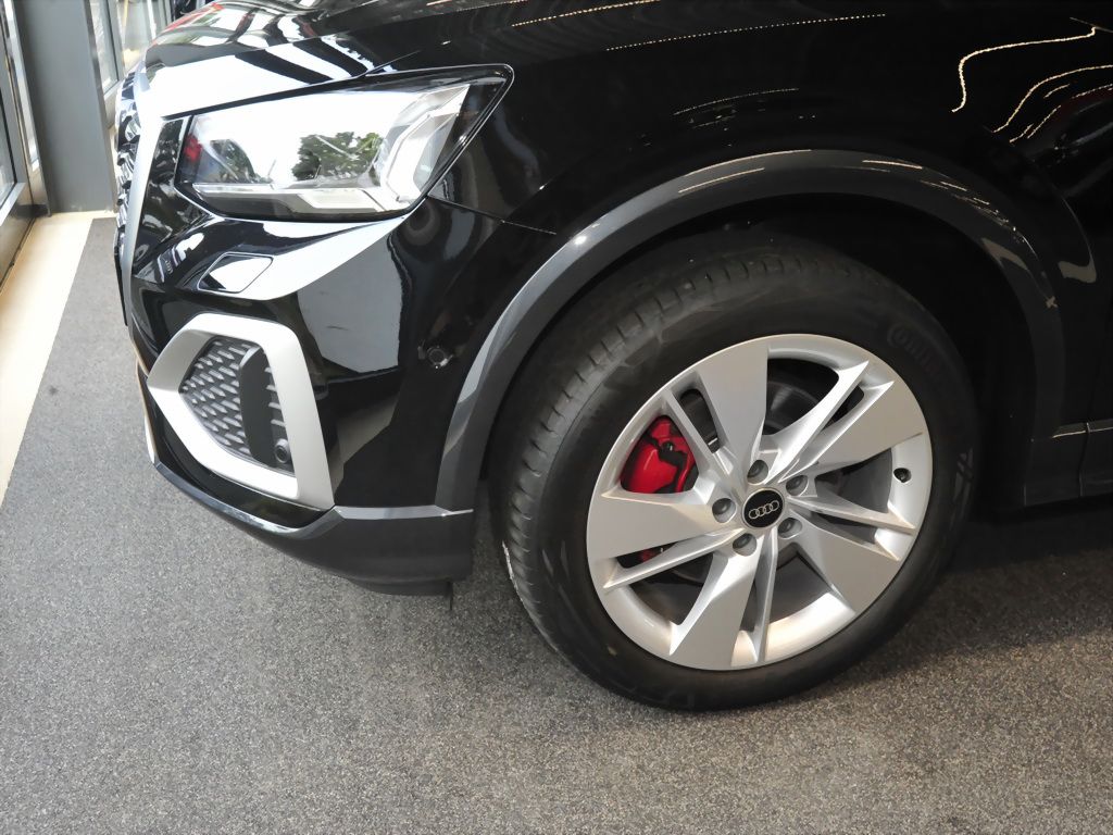 Audi Q2 2022 г. Чёрный, пробег 40000 км