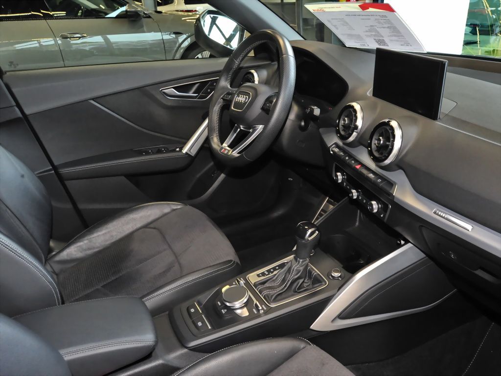 Audi Q2 2022 г. Чёрный, пробег 40000 км