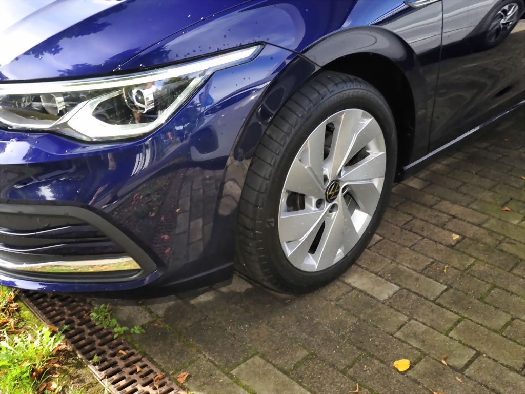 Volkswagen Golf 2022 г. Синий, пробег 39850 км
