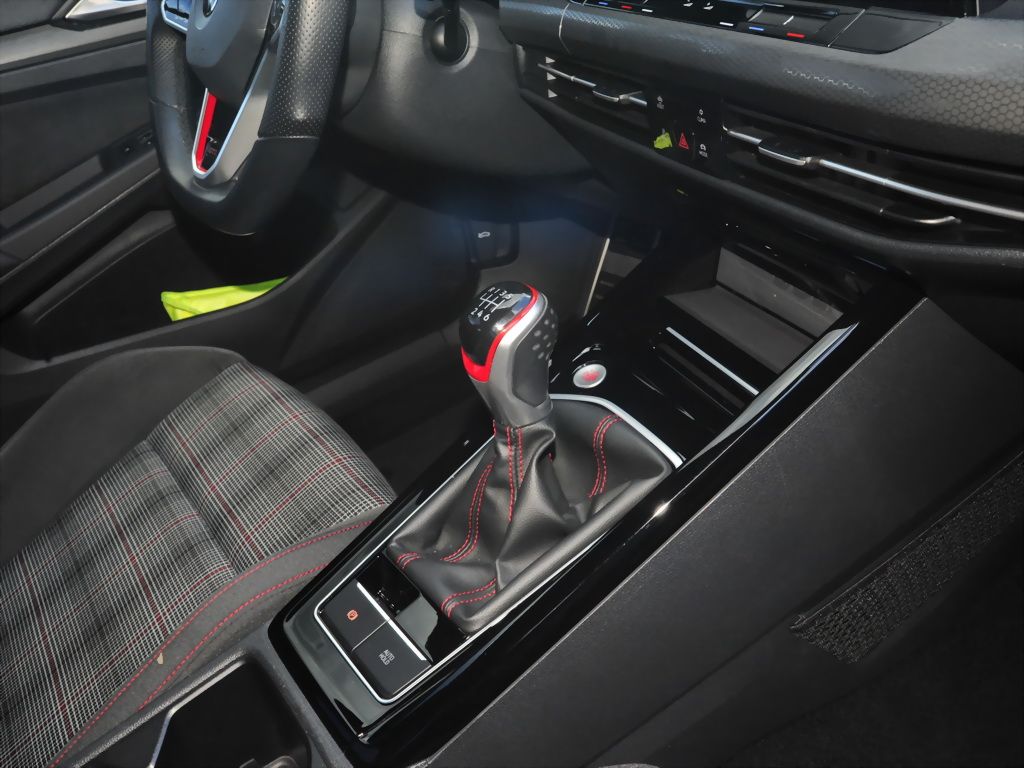 Volkswagen Golf 2022 г. Серый, пробег 29500 км