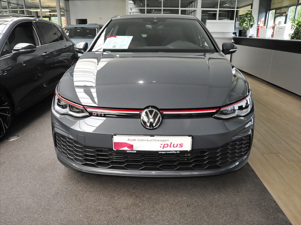 Volkswagen Golf 2023 г. Серый, пробег 35150 км