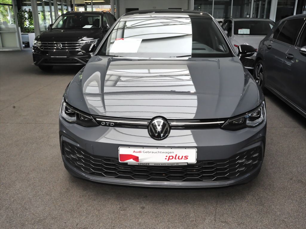 Volkswagen Golf 2023 г. Серый, пробег 49850 км