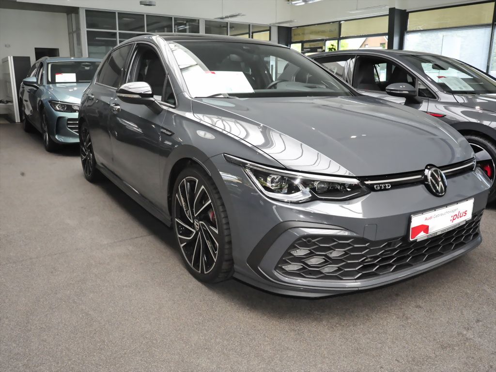 Volkswagen Golf 2023 г. Серый, пробег 49850 км