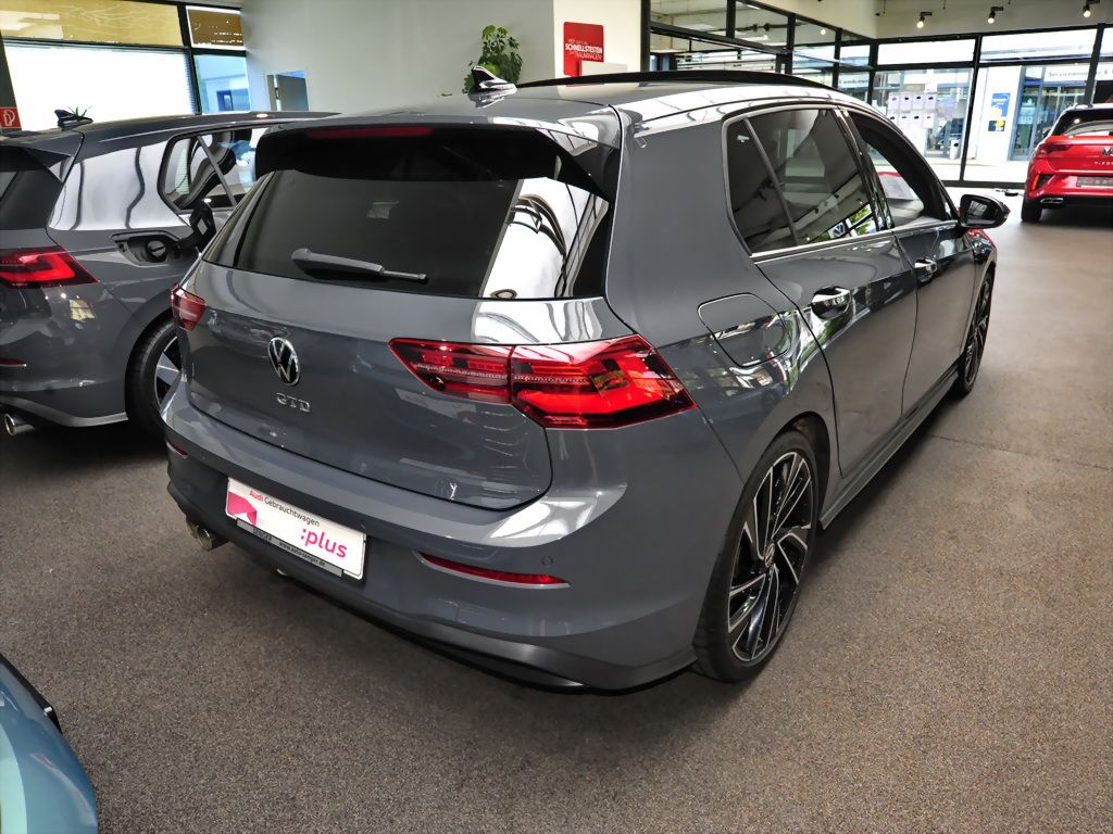 Volkswagen Golf 2023 г. Серый, пробег 49850 км