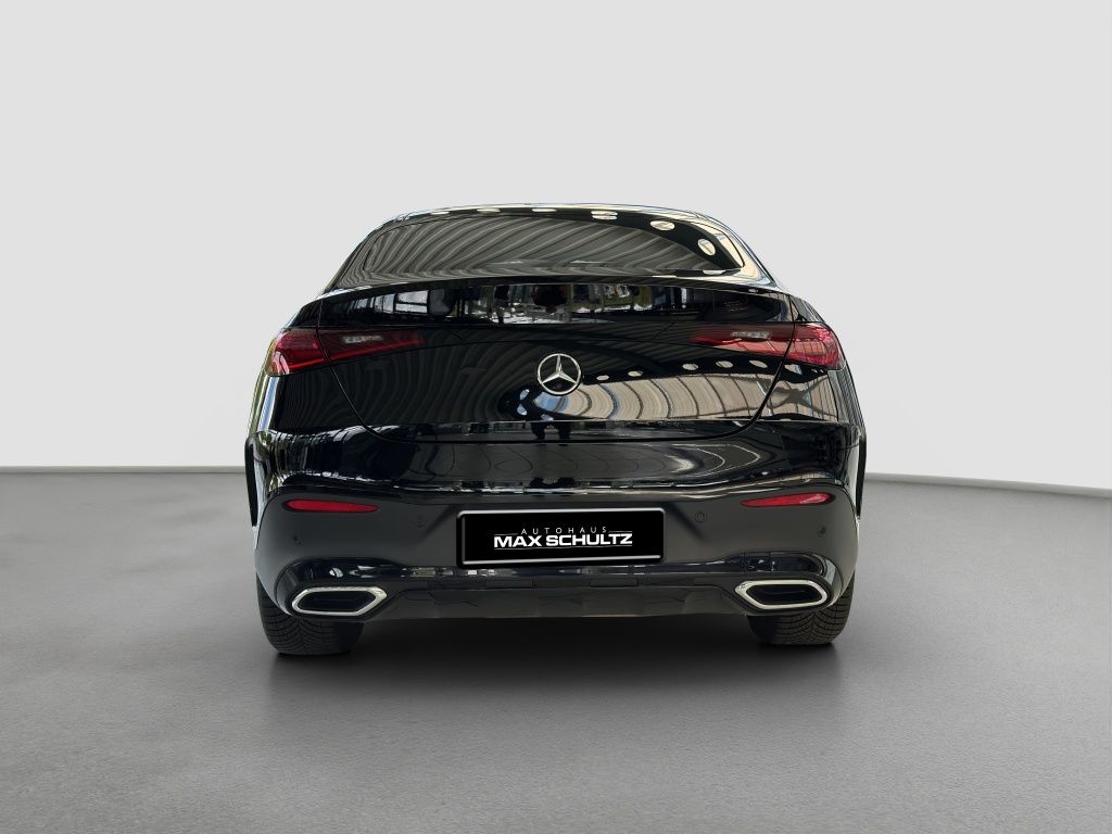 Mercedes-Benz GLC 200 2026 г. Чёрный, пробег 15665 км