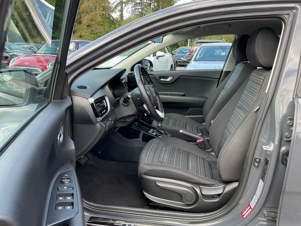Kia Stonic 2022 г. Серый, пробег 37784 км