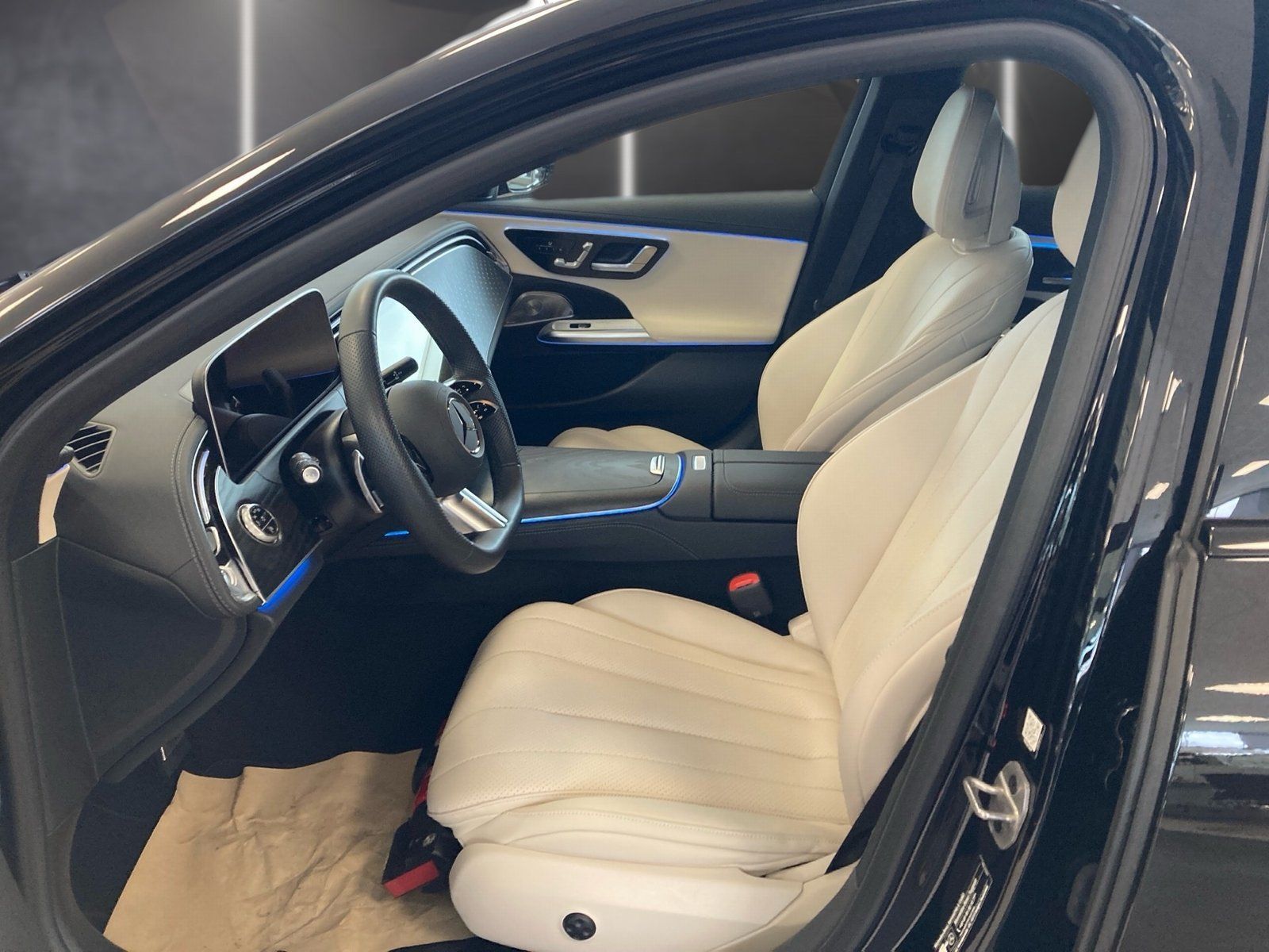 Mercedes-Benz E 450 2025 г. Чёрный, пробег 13108 км