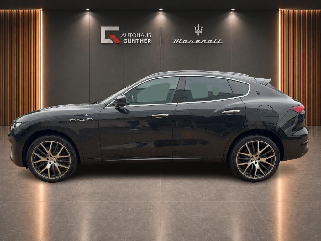 Maserati Levante 2022 г. Чёрный, пробег 44044 км