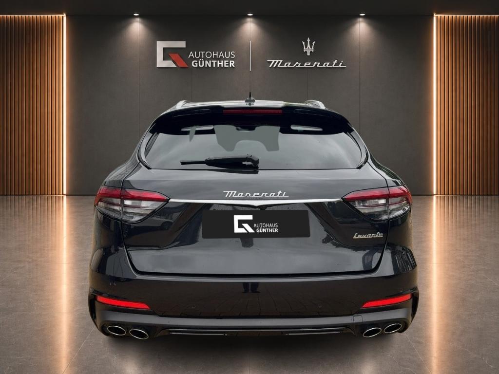 Maserati Levante 2022 г. Чёрный, пробег 44044 км