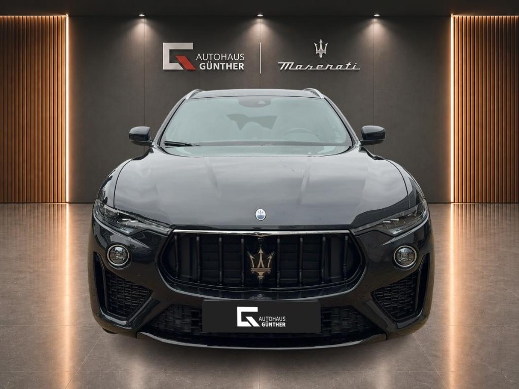 Maserati Levante 2022 г. Чёрный, пробег 44044 км