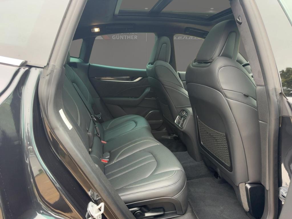 Maserati Levante 2022 г. Чёрный, пробег 44044 км