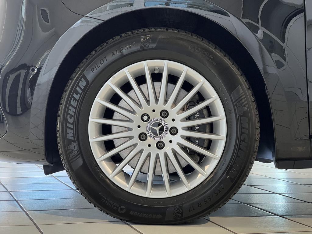 Mercedes-Benz V 300 2025 г. Чёрный, пробег 19985 км