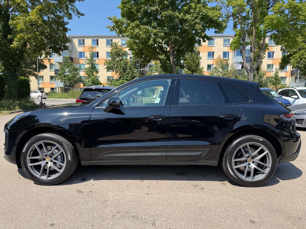Porsche Macan 2022 г. Чёрный, пробег 58363 км
