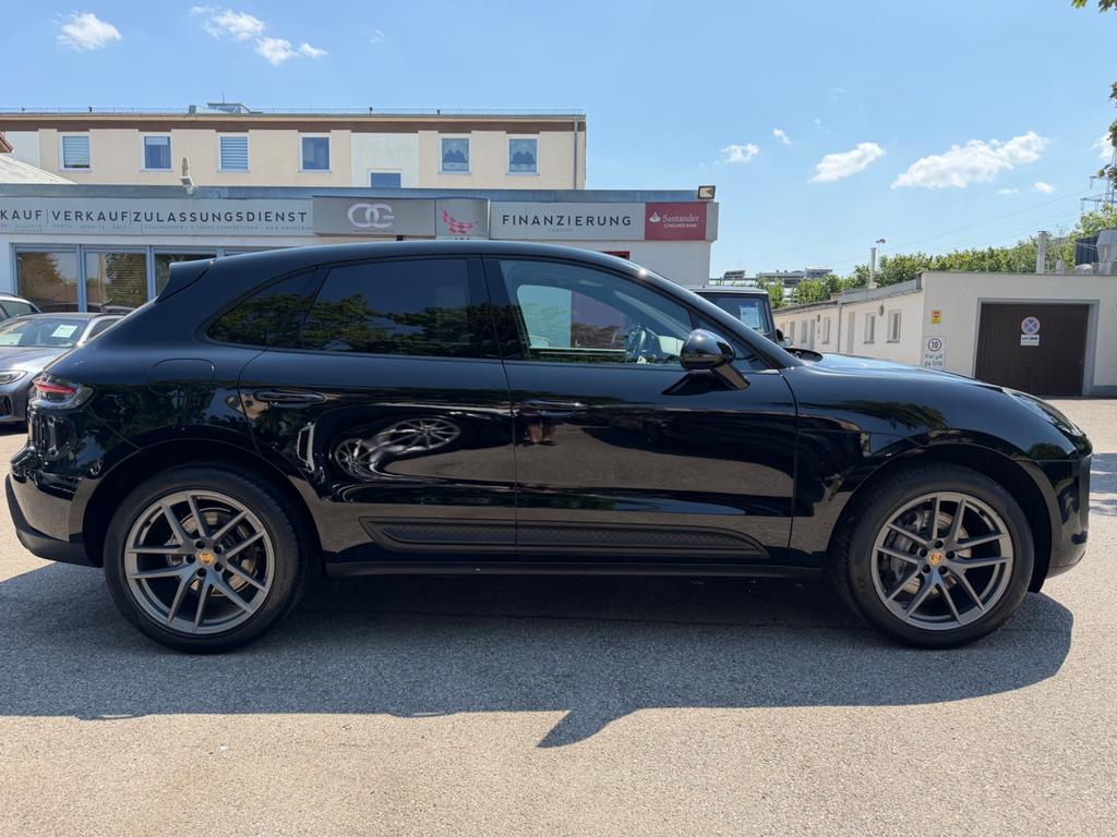 Porsche Macan 2022 г. Чёрный, пробег 58363 км