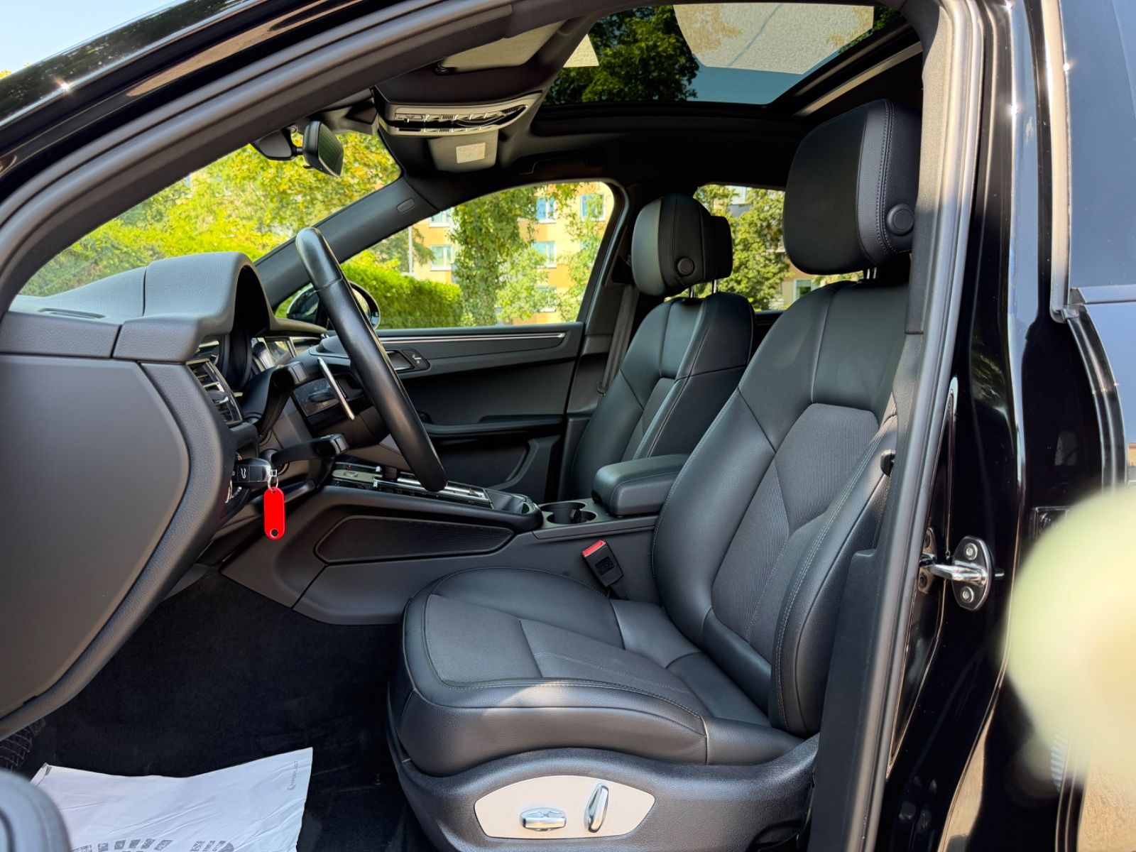 Porsche Macan 2022 г. Чёрный, пробег 58363 км