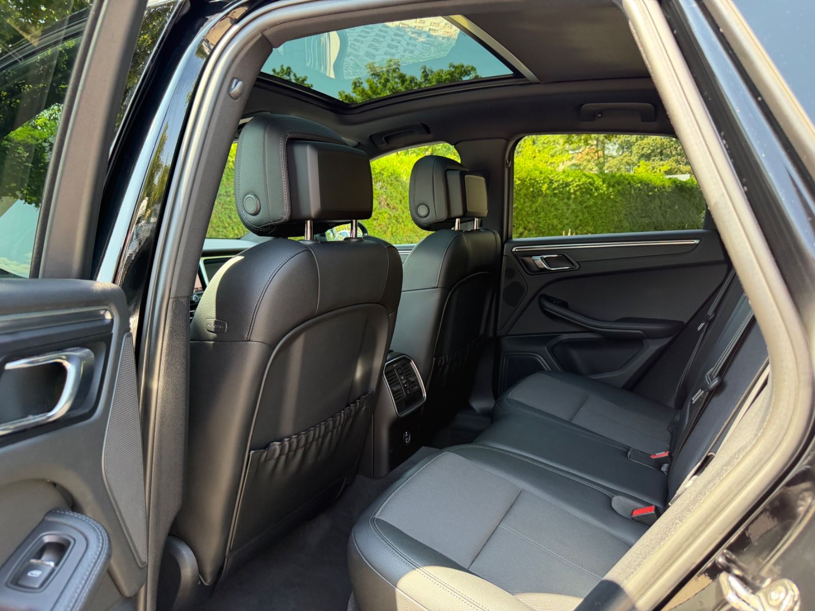 Porsche Macan 2022 г. Чёрный, пробег 58363 км