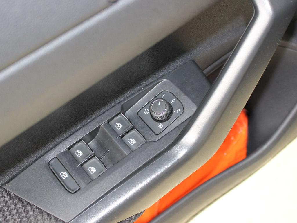Volkswagen Polo 2023 г. Чёрный, пробег 12780 км
