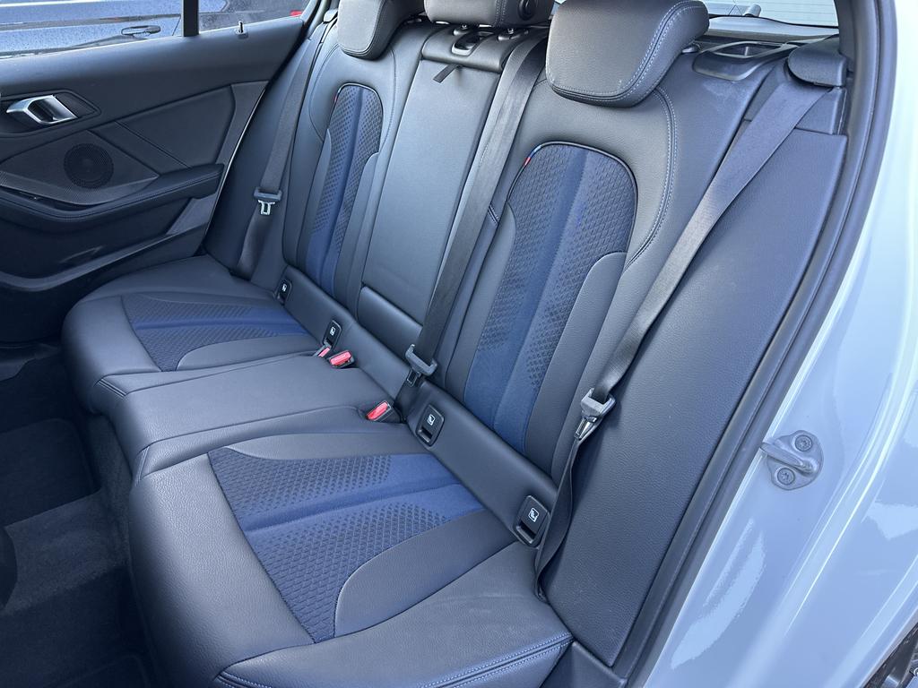 BMW 120 2022 г. Белый, пробег 49750 км