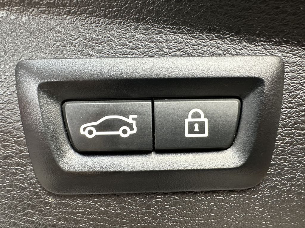 BMW X2 2021 г. Чёрный, пробег 56750 км