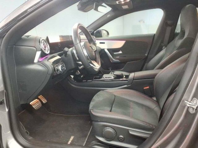 Mercedes-Benz CLA 200 2023 г. Серый, пробег 40000 км