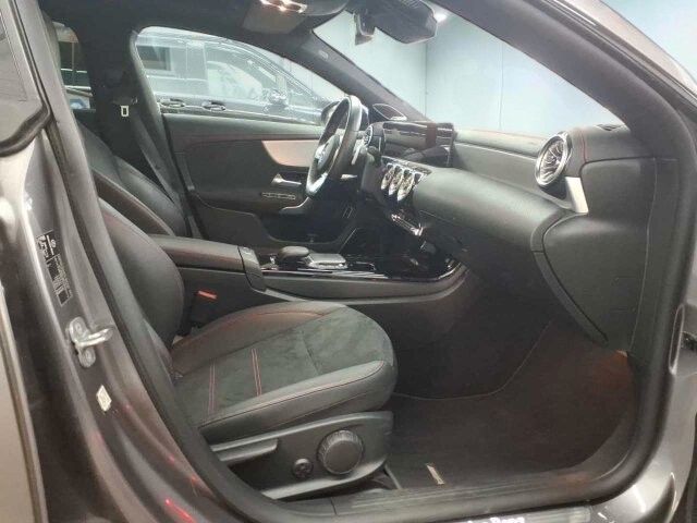 Mercedes-Benz CLA 200 2023 г. Серый, пробег 40000 км