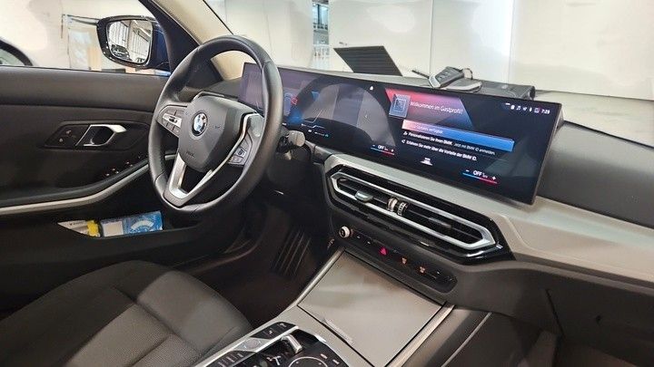 BMW 320 2023 г. Синий, пробег 50000 км