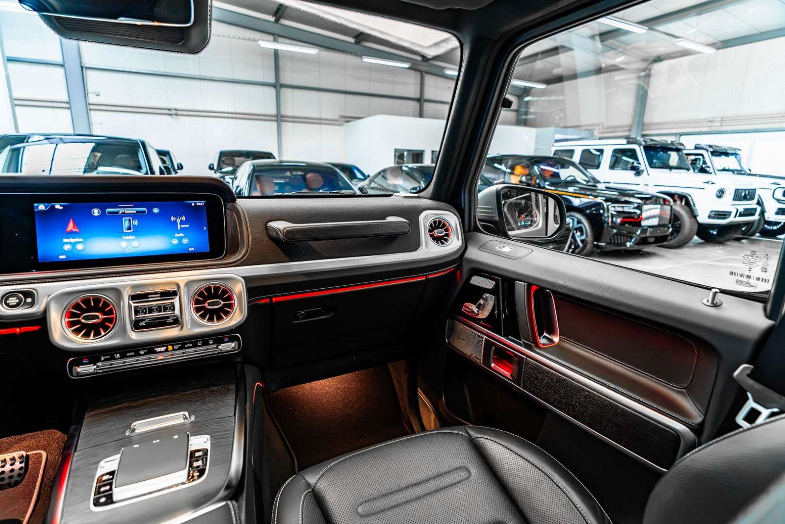 Mercedes-Benz G 450 2025 г. Серебристый, пробег 44698 км