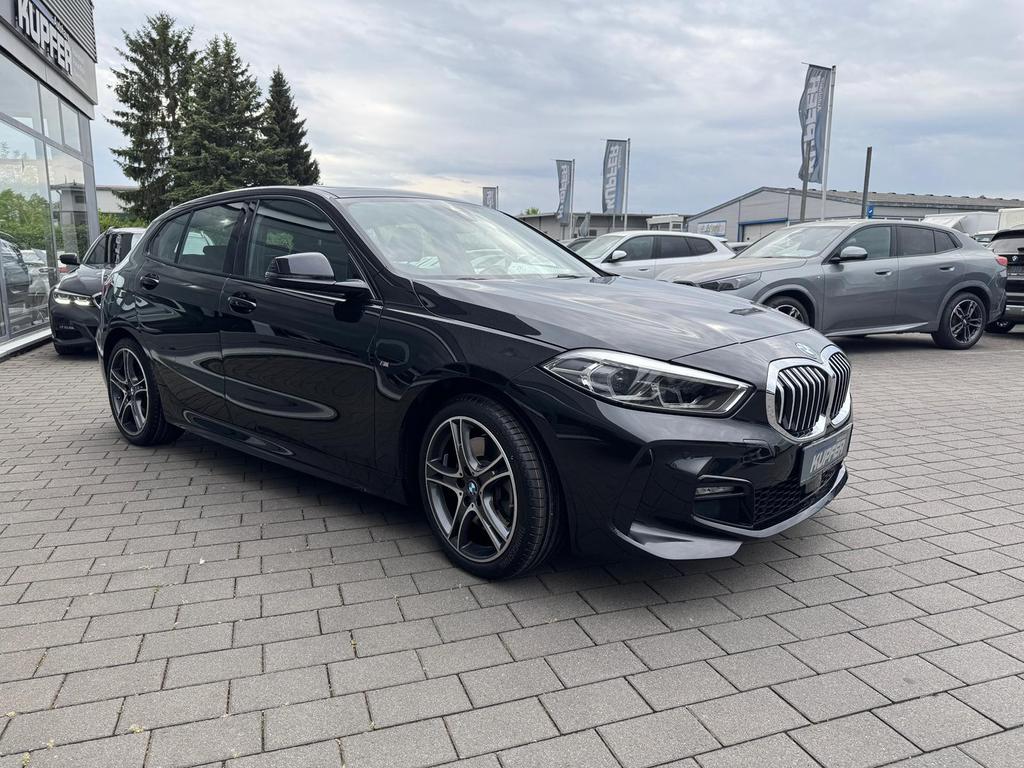 BMW 120 2023 г. Чёрный, пробег 28994 км