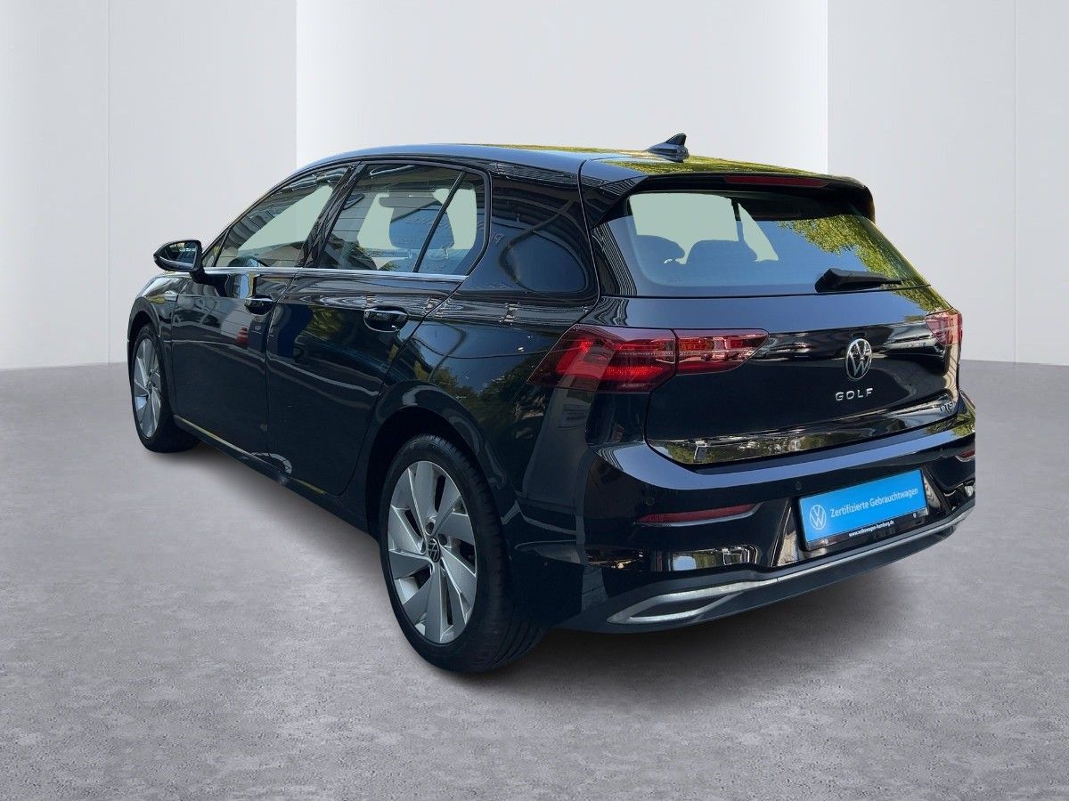 Volkswagen Golf 2023 г. Чёрный, пробег 58966 км