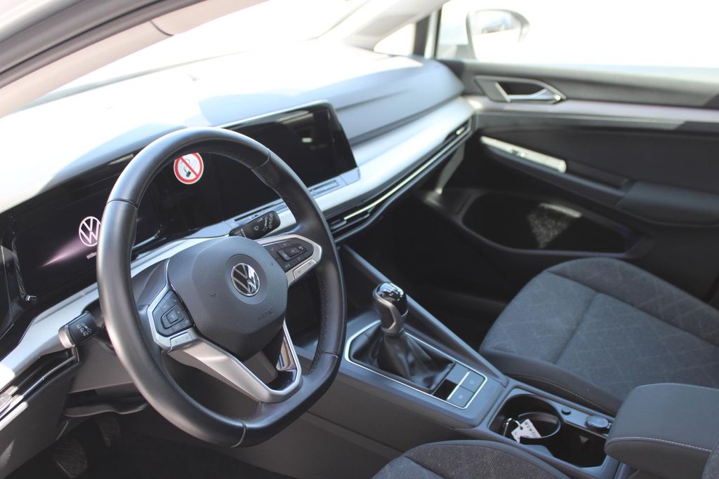 Volkswagen Golf 2022 г. Серебристый, пробег 40800 км