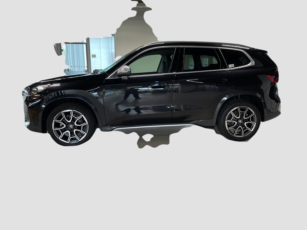 BMW X1 2023 г. Чёрный, пробег 42076 км